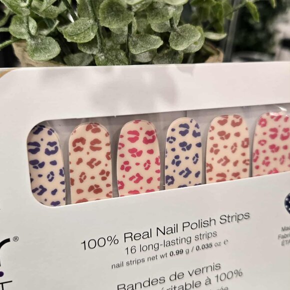 Color Street Stylist Exclusive Nail Set- Run wild - Picture 5 of 5